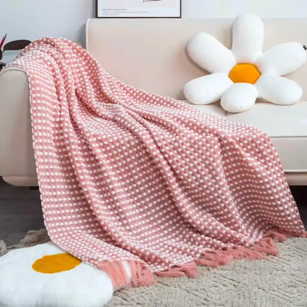 Knitted throw blankets