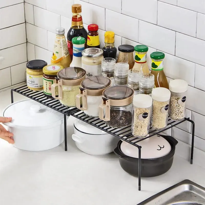 Adjustable kitchen shelf