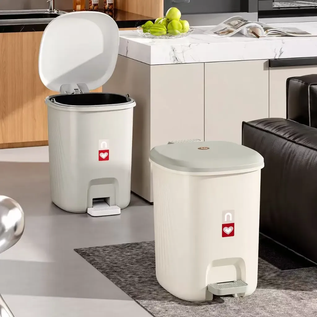Nordic Style Pedal Trash Bin